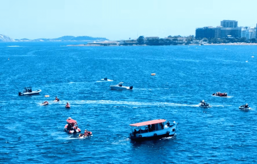 Tamanho da faixa pode ter causado queda de avião em Copacabana