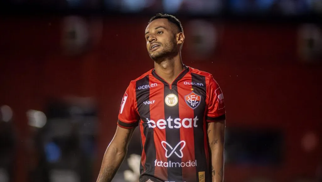 Ex-jogador do Vitória é preso por tráfico de drogas e tem julgamento marcado