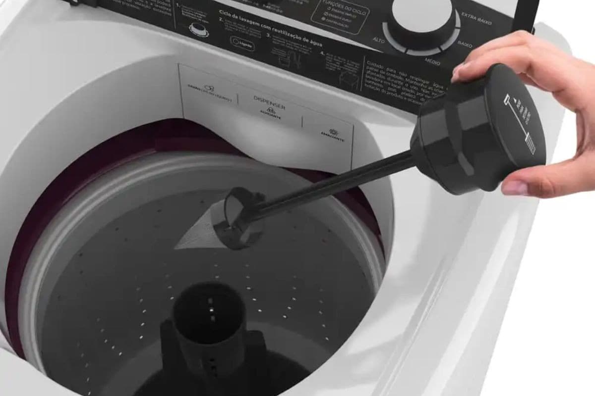 Sua máquina de lavar cheira mal? Aprenda 5 métodos para limpá-la