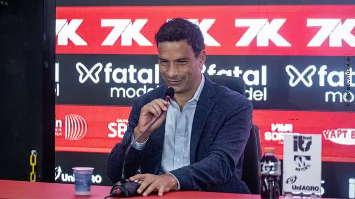 Vitória não renova contrato e Gustavo Vieira deixa cargo de diretor de futebol