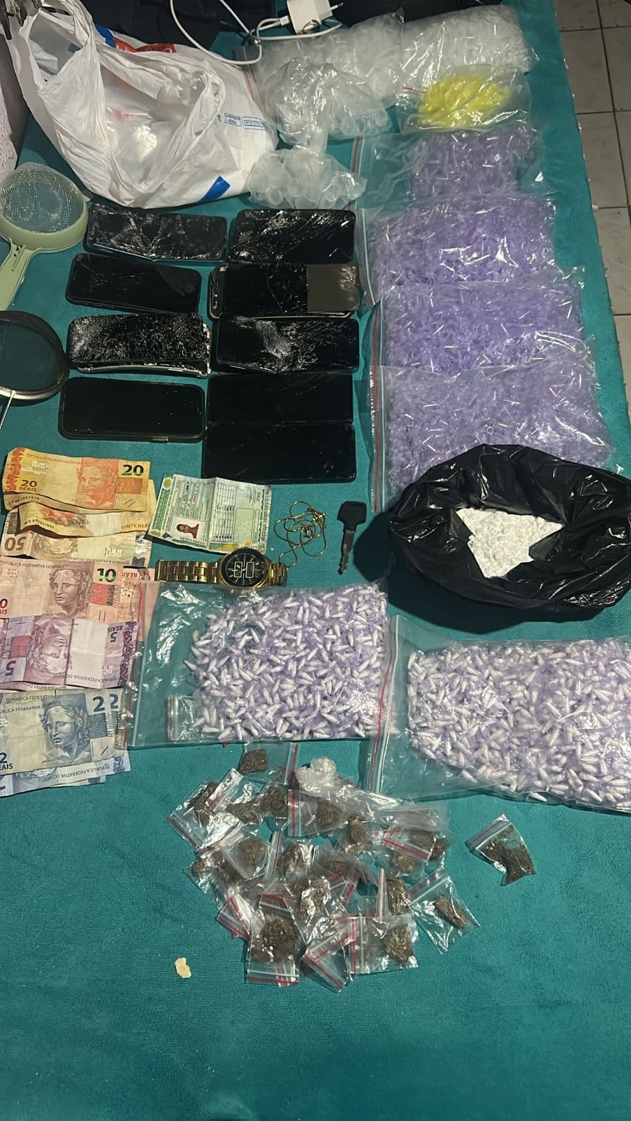 Polícia liberta reféns e prende sete suspeitos em Salvador