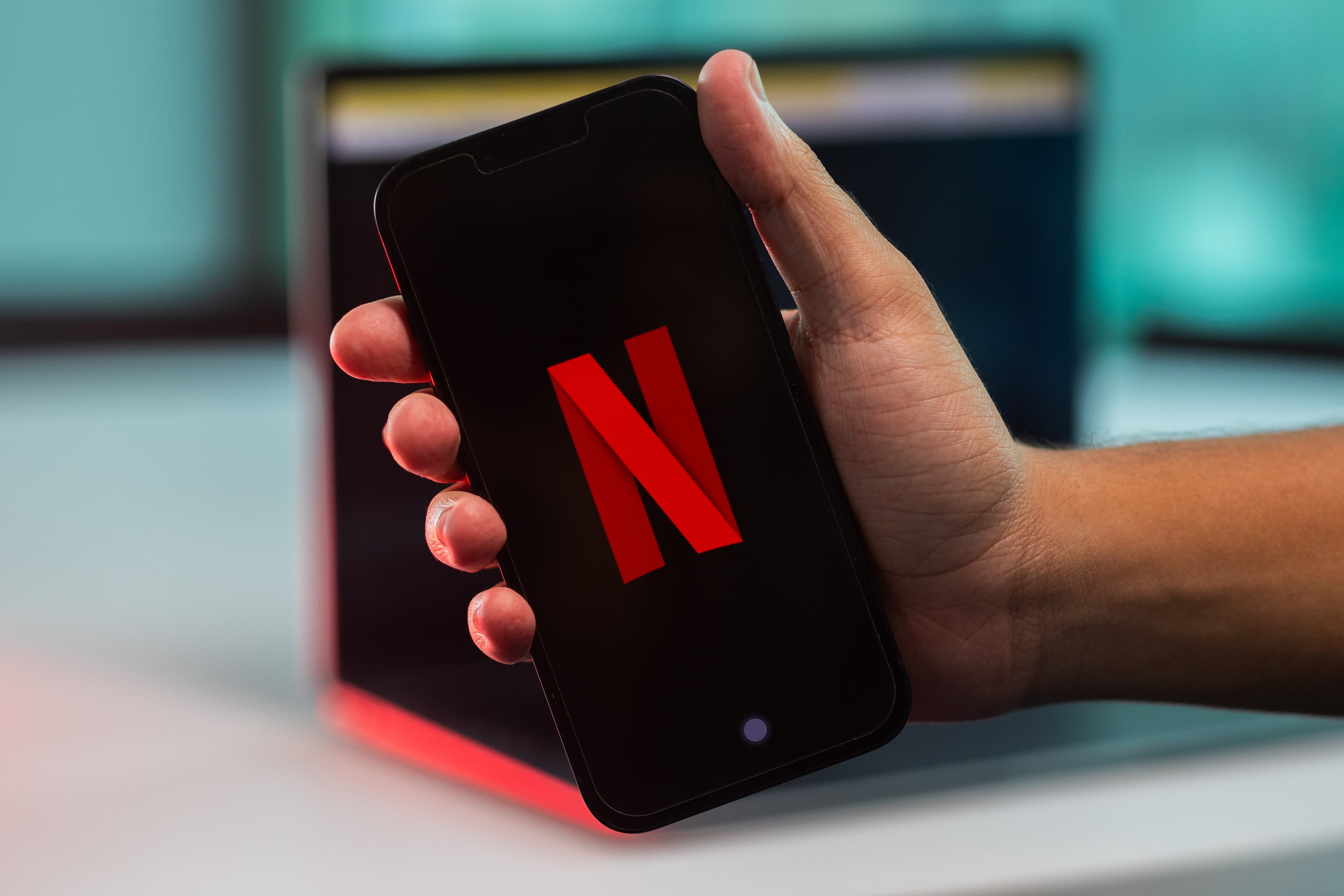 Plano Padrão com Anúncios da Netflix: duas telas e 1080p pelo menor preço