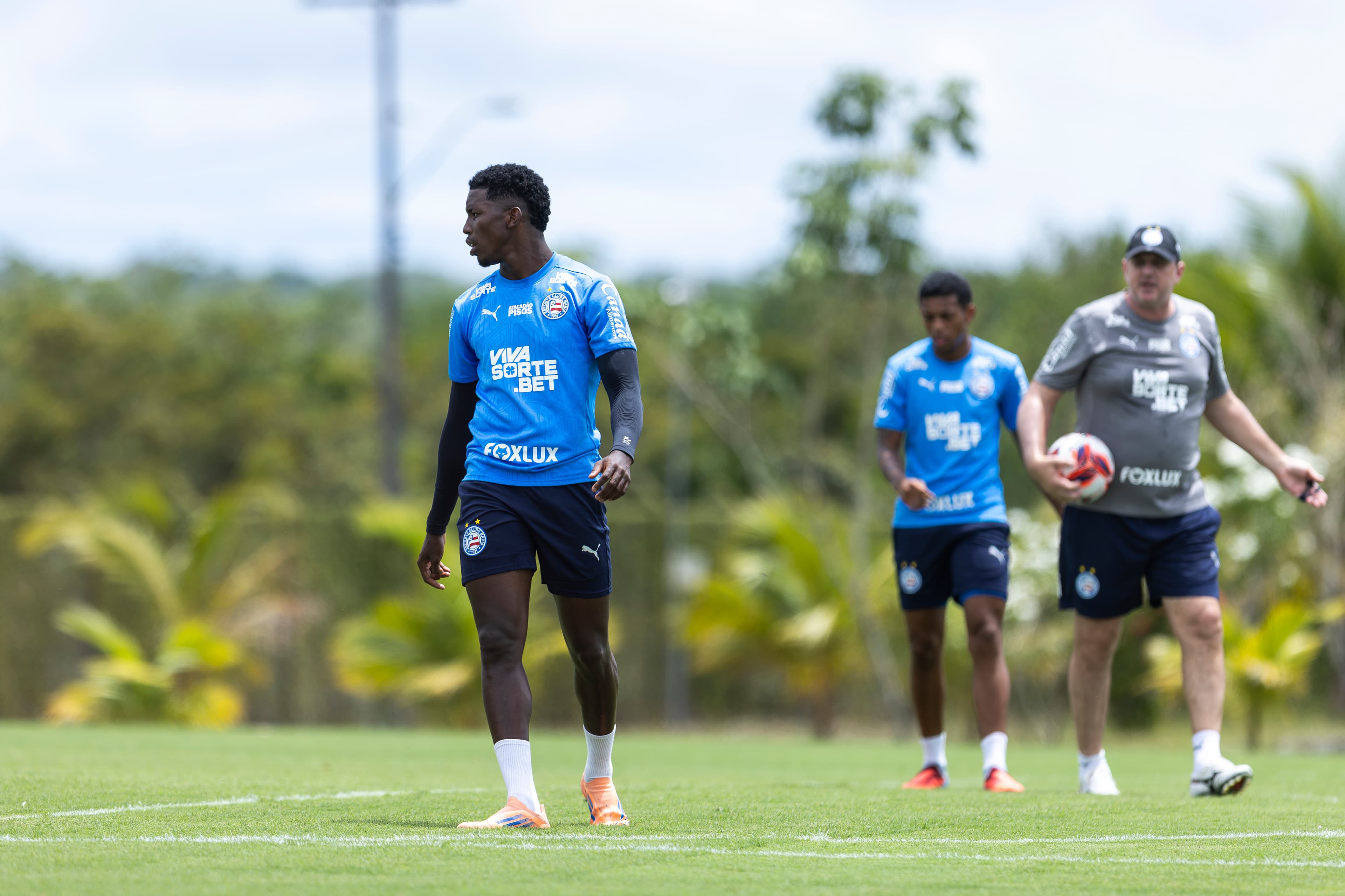 Rogério Ceni surpreende e pede para comandar base do Bahia no Baianão