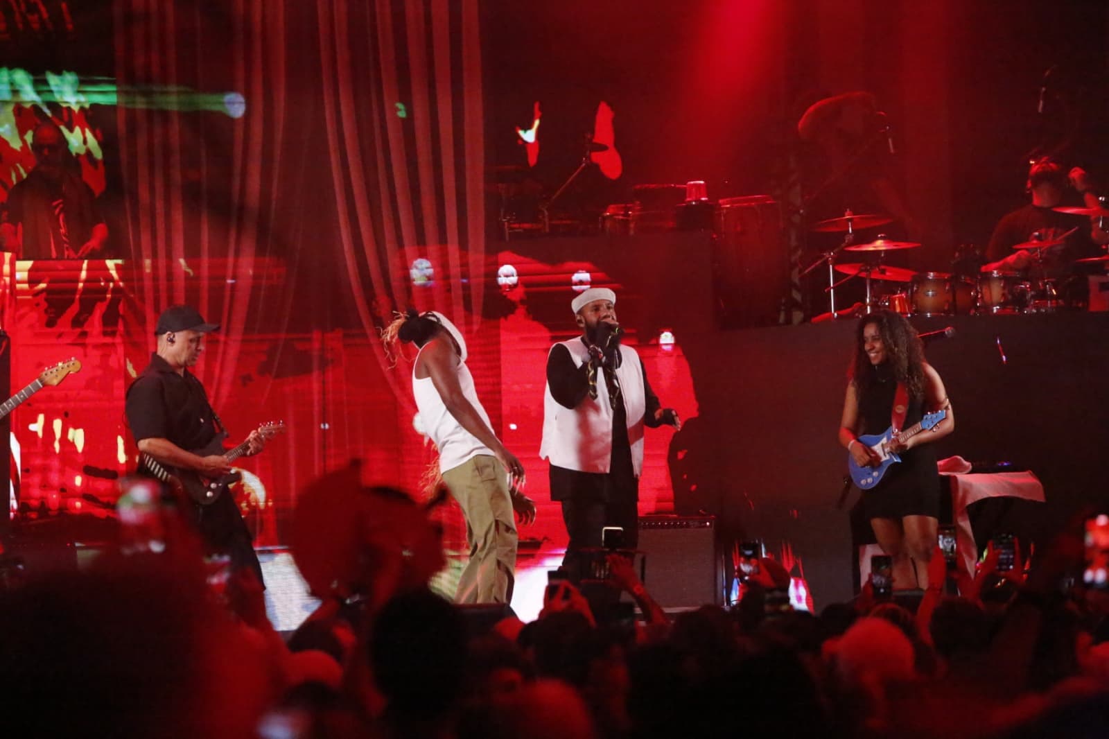 BaianaSystem no Camarote Salvador: Beto Barreto explica decisão e rebate críticas