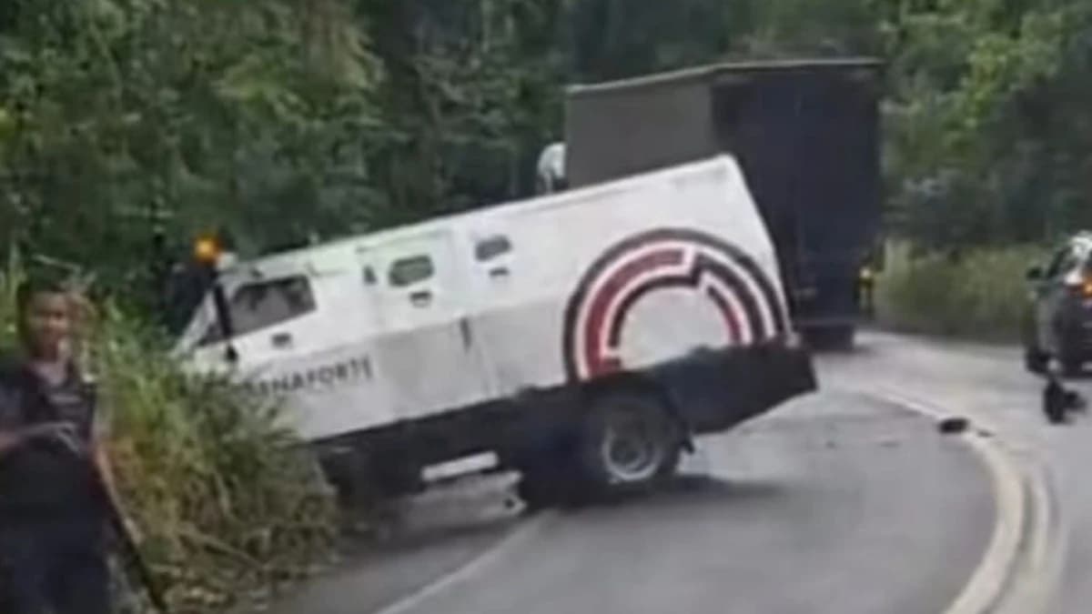 Acidente entre carro-forte e carro de passeio mata três na BR-101