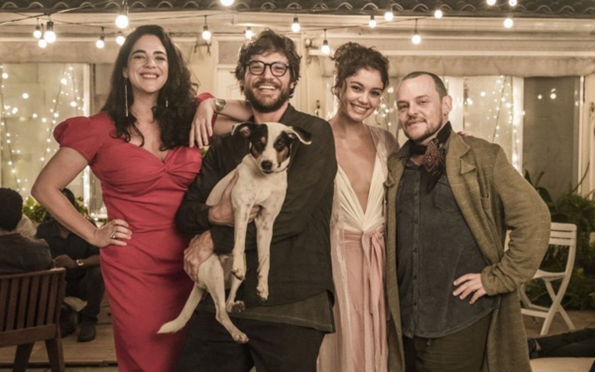 Emílio Dantas leva golpe da internet e recebe azeite no lugar de PS5