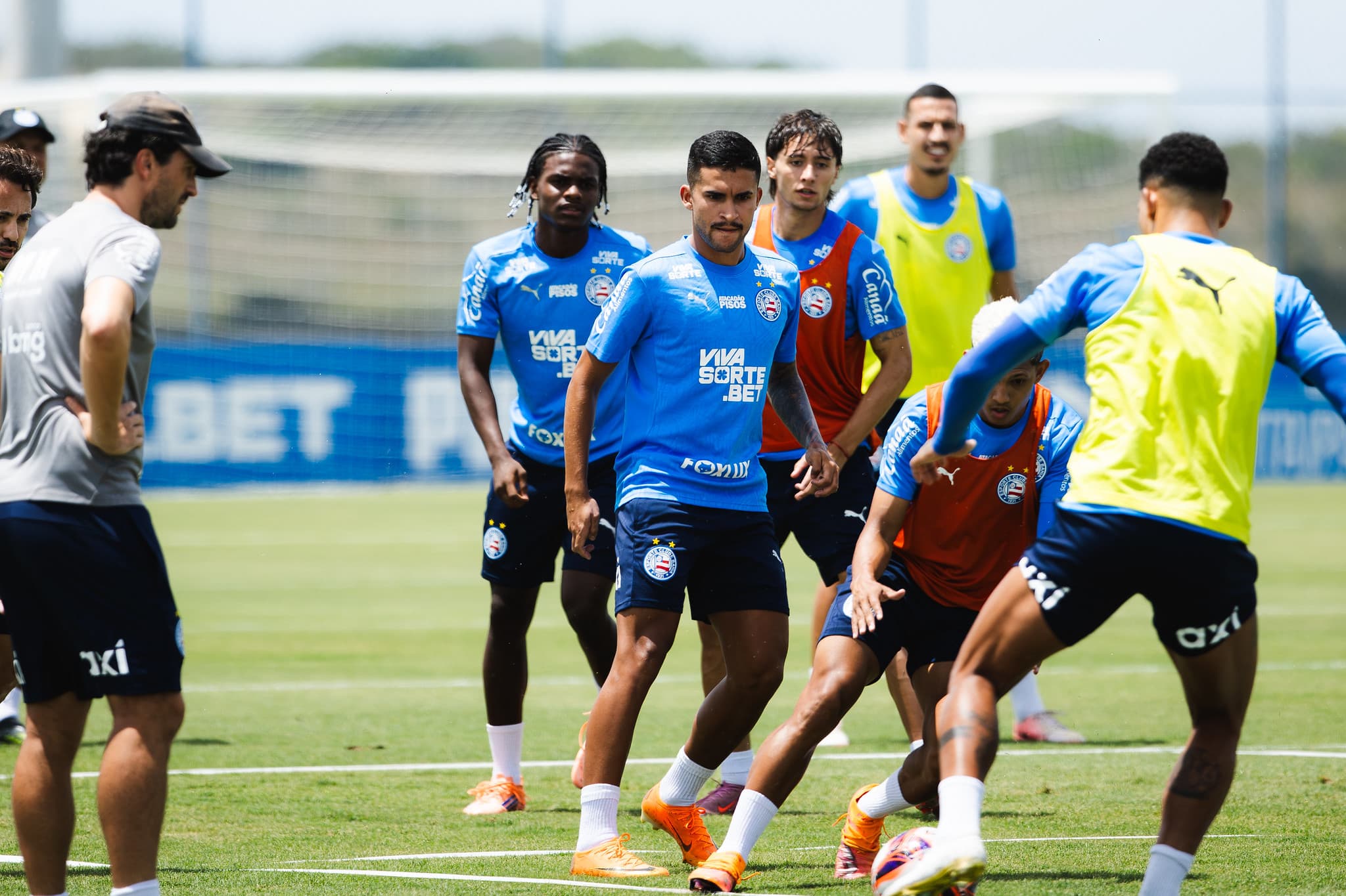 Bahia convoca 24 para jogo contra o Galícia; Román Gómez pode estrear