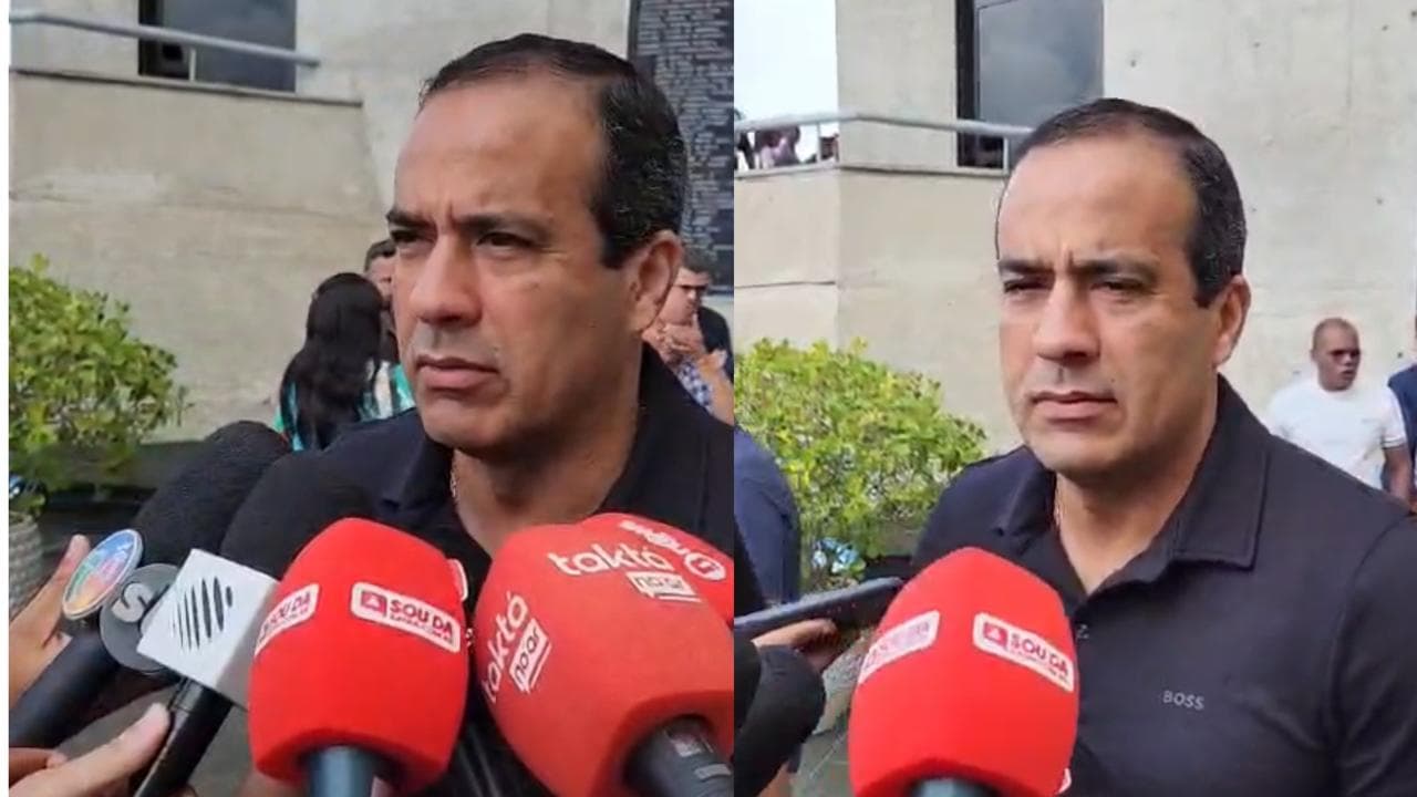 Bruno Reis homenageia Alan Sanches durante velório em Salvador