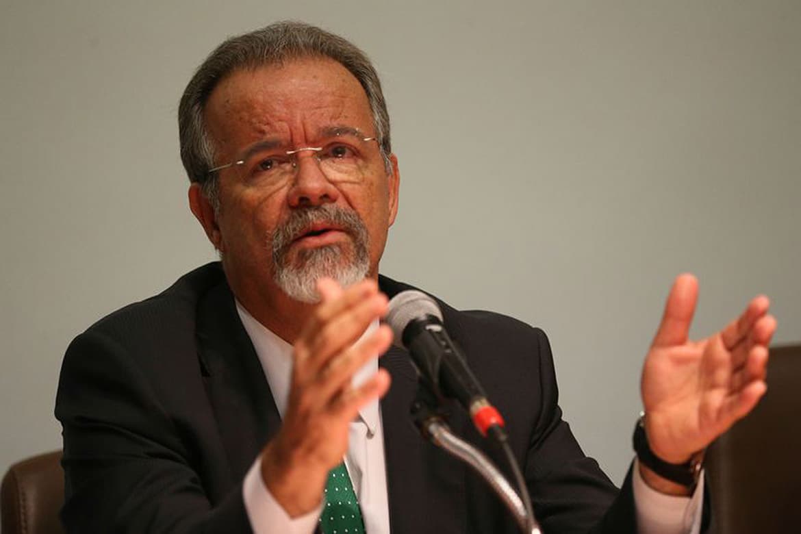 Ex-ministro Raul Jungmann morre aos 77 anos em Brasília
