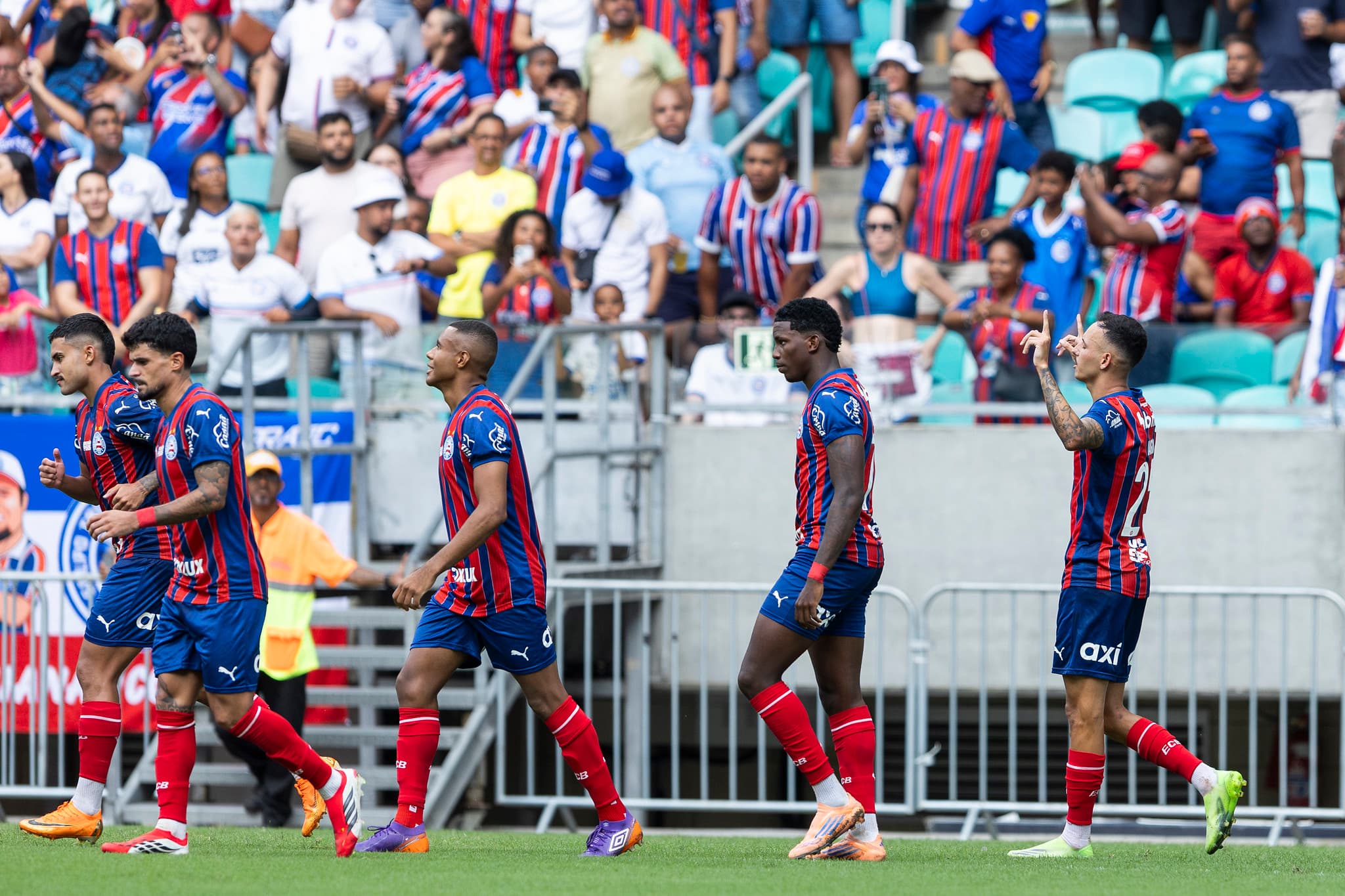 Bahia enfrenta Barcelona de Ilhéus pelo Baianão; veja onde assistir