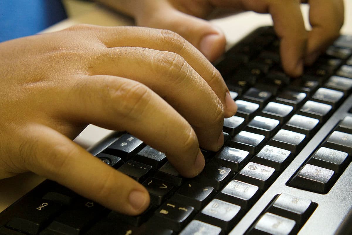 Justiça condena internauta por ofensas a Nordestinos em rede social