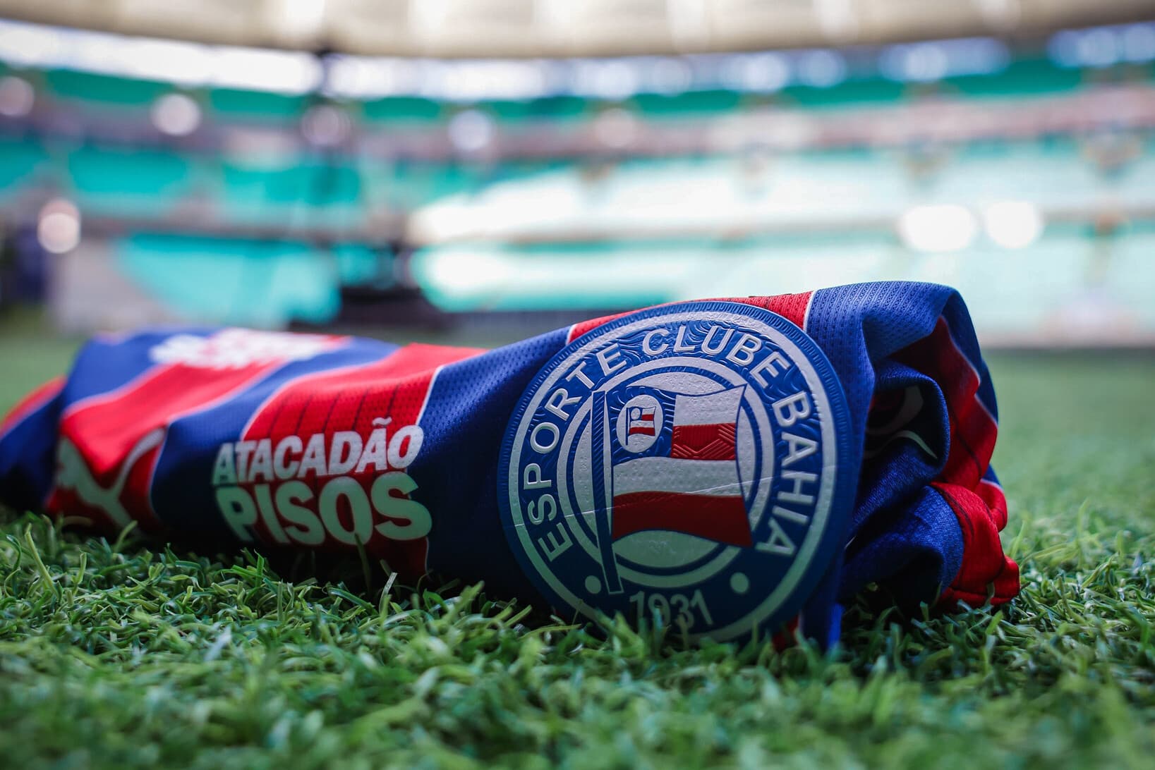 Bahia garante promessa Riquelme para base, superando gigante europeu Porto