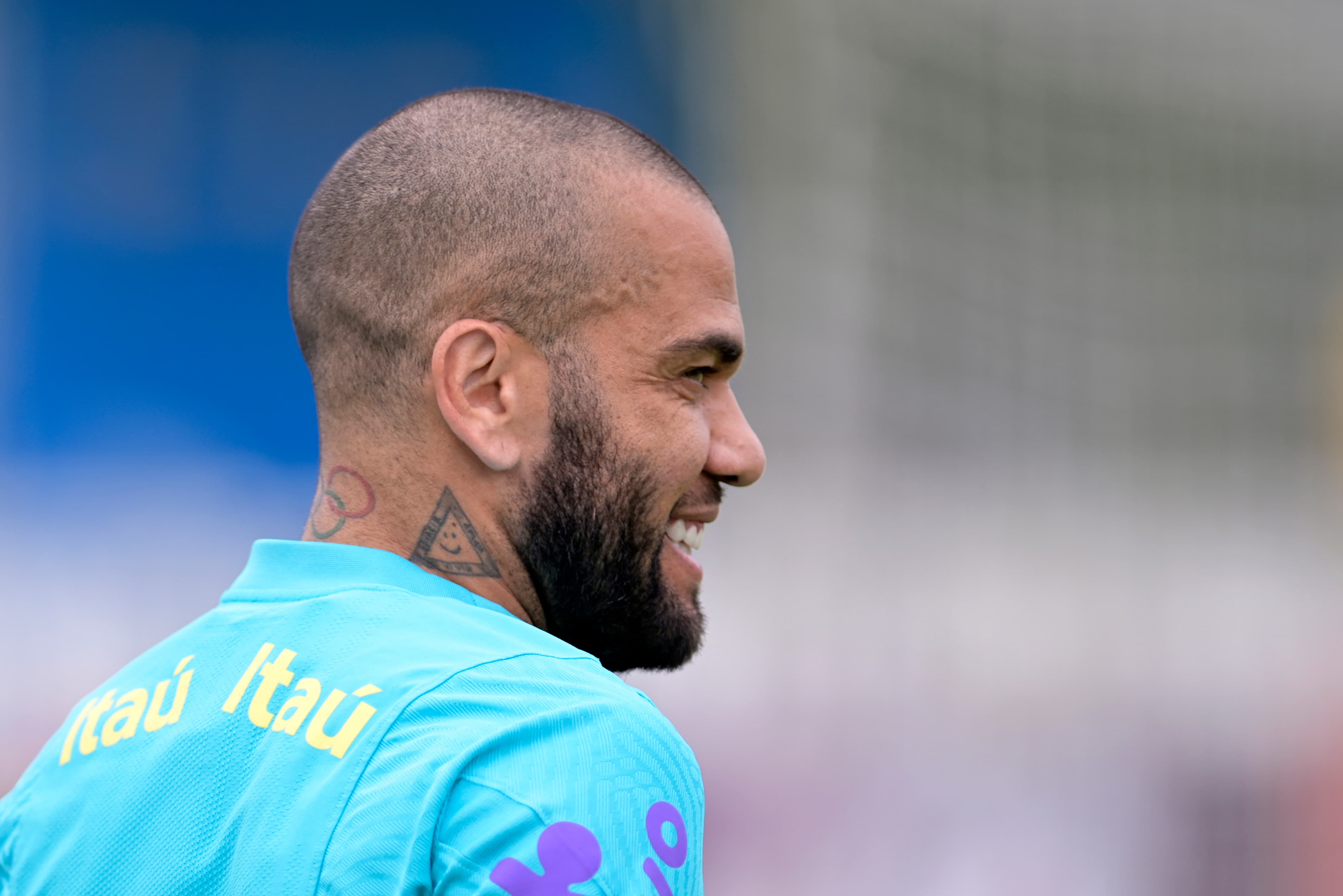 Justiça de São Paulo manda ex-mulher de Daniel Alves prestar contas