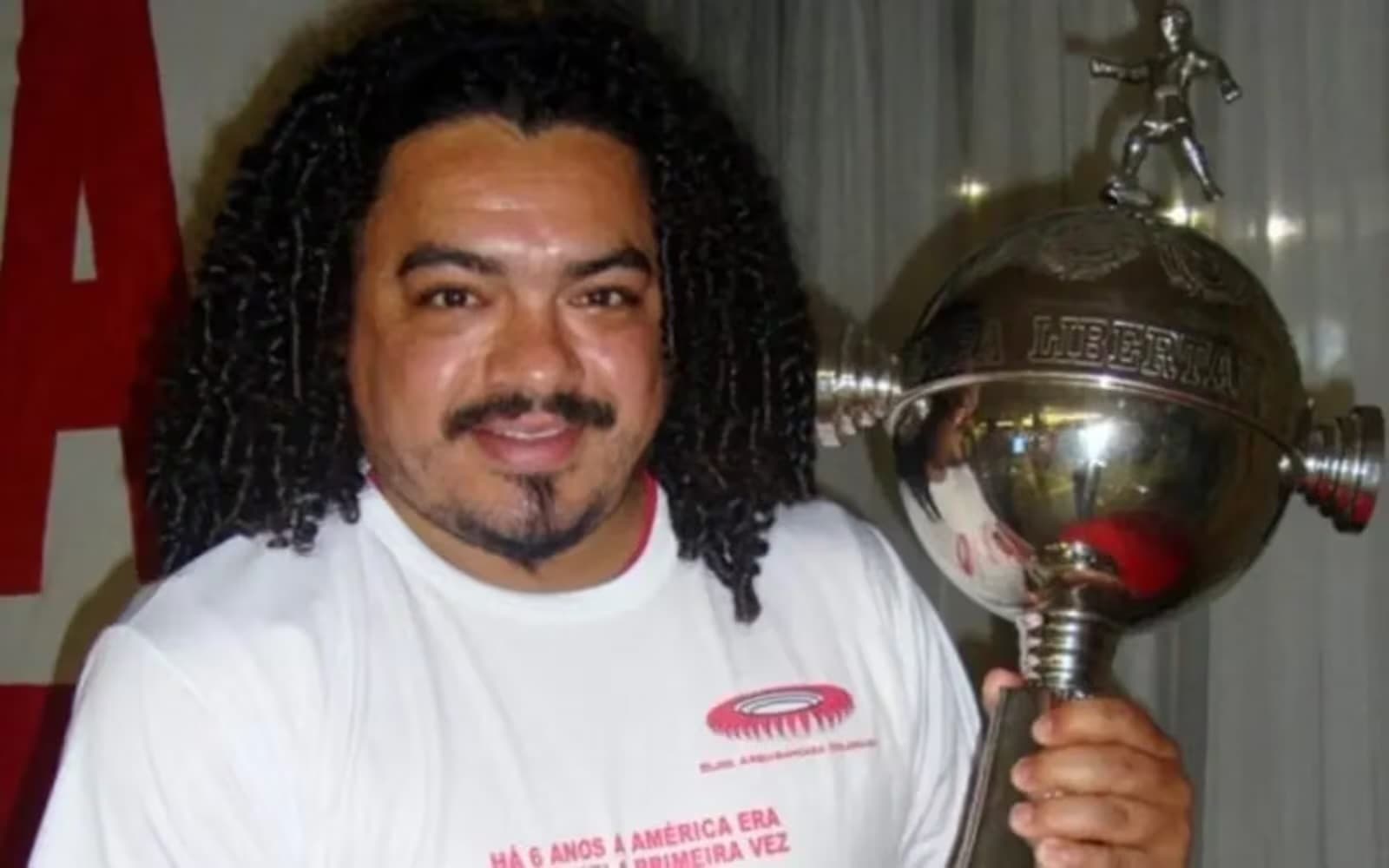 PM afastado após denúncia de agressão do ex-jogador Perdigão