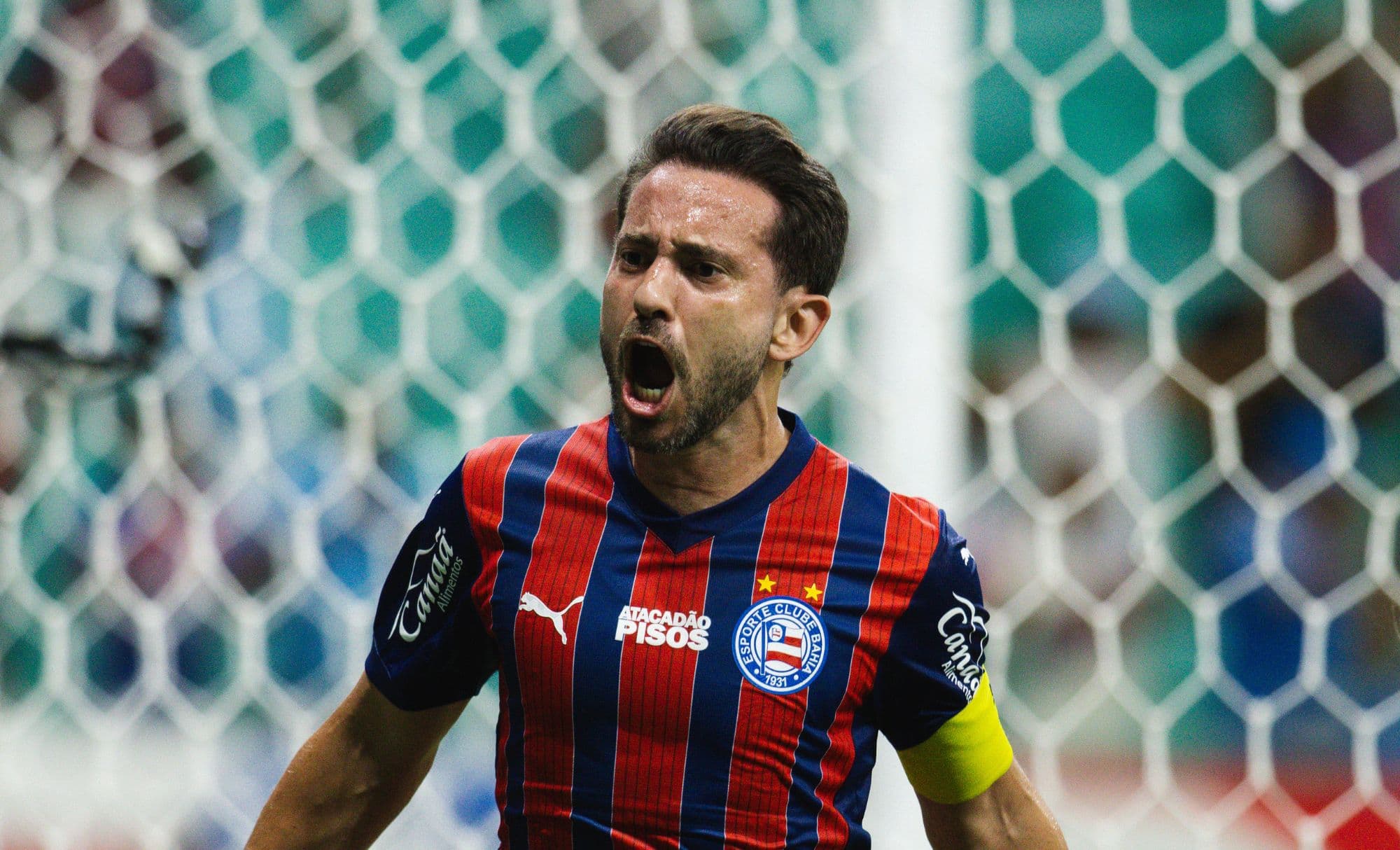 Everton Ribeiro celebra gol e saúde após vencer câncer