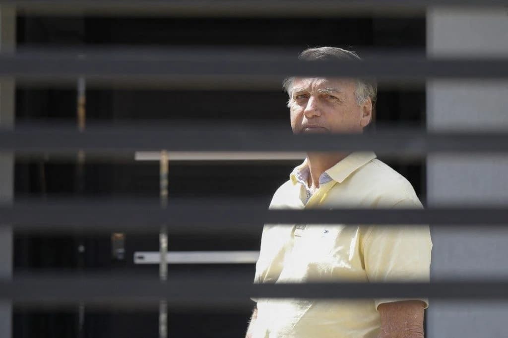 Bolsonaro completa uma semana na Papudinha com mais benefícios