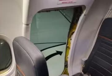 Passageiro Danifica Saída de Emergência de Avião em Guarulhos