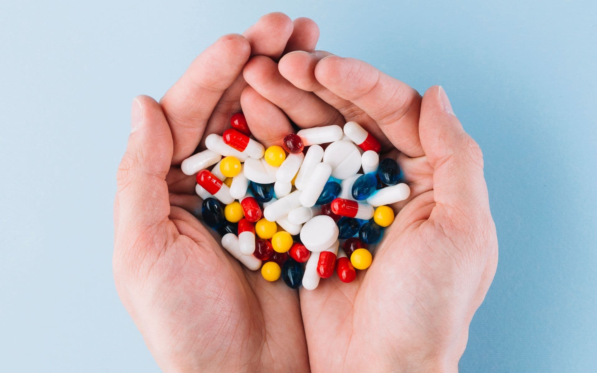 Rico Melquiades revela luta contra vício em remédios para dores psicológicas