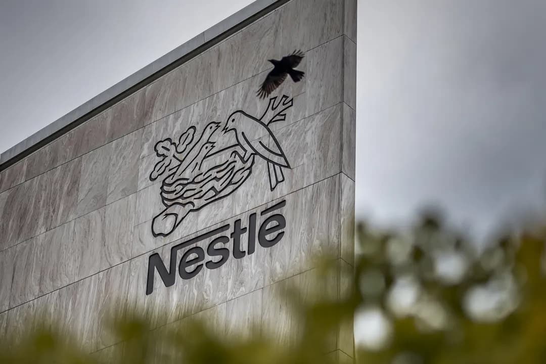 França investiga morte de bebê que consumiu fórmula Nestlé recolhida