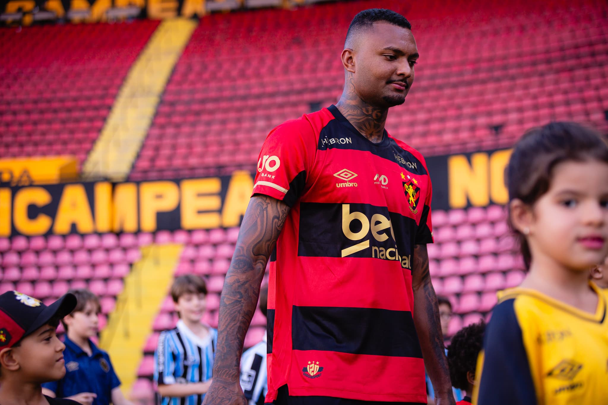 Luan Cândido é oficializado no Vitória e pode estrear no Ba-Vi