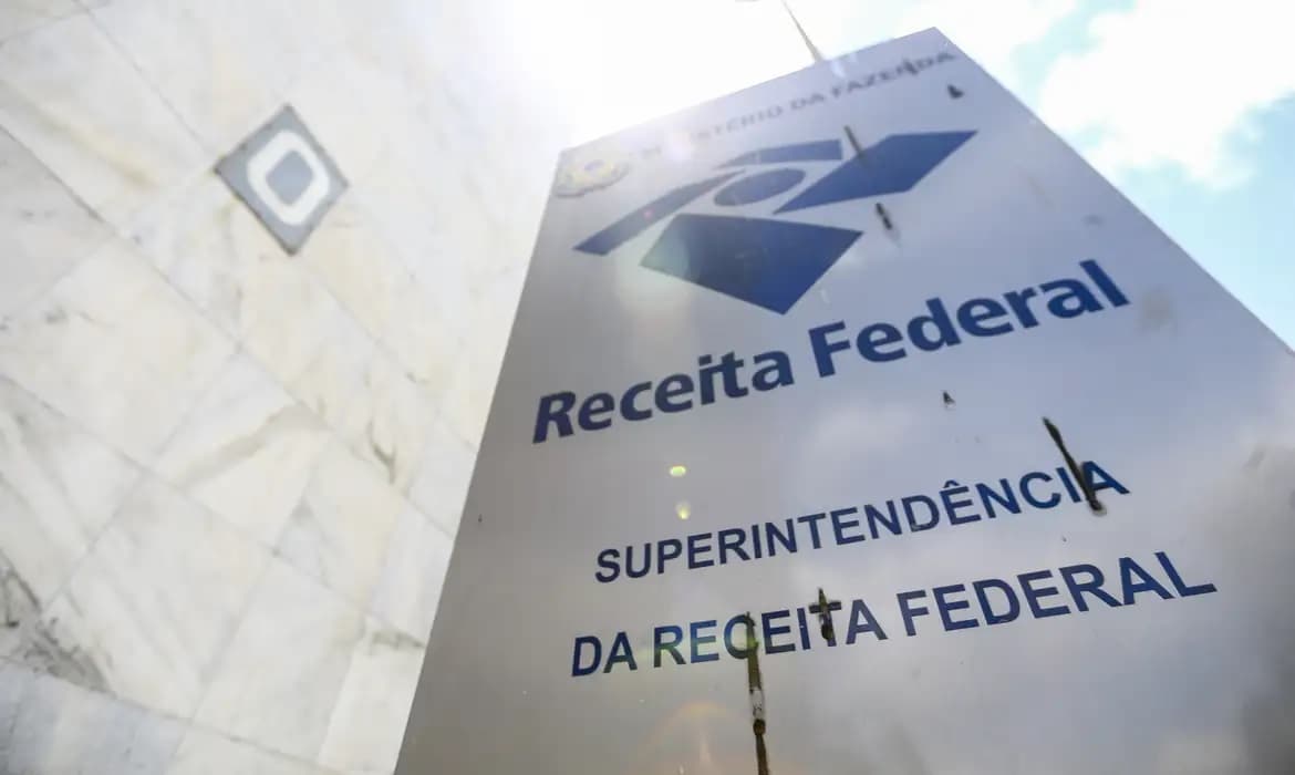 Receita Federal Alerta Sobre Uso de Cartão de Crédito e Nova Fiscalização