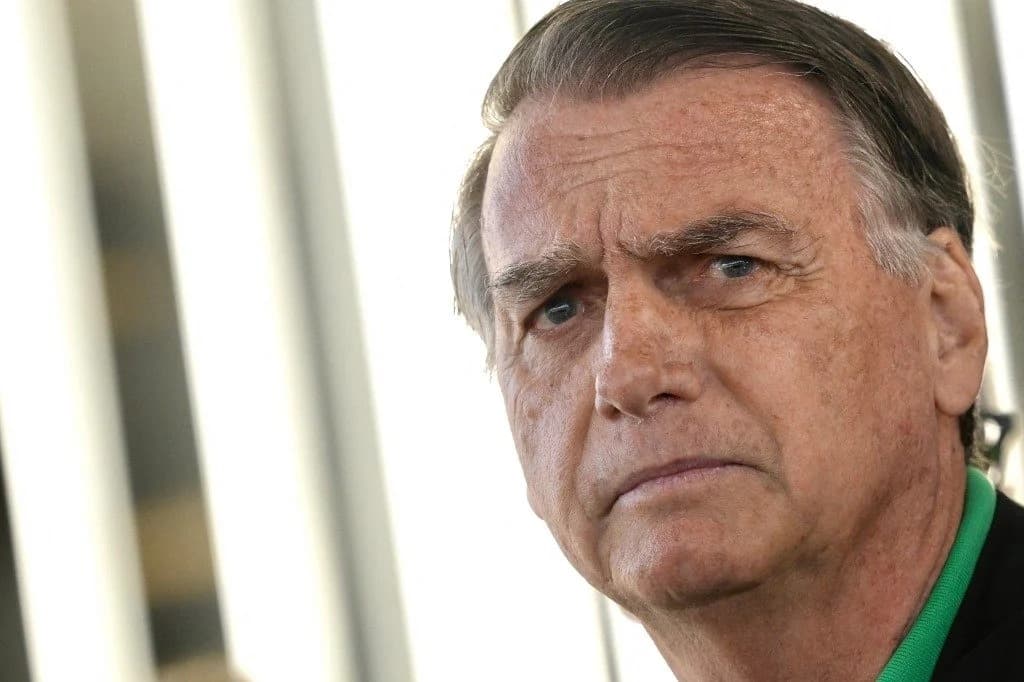 Bolsonaro fará caminhadas controladas na Papudinha, decide Moraes