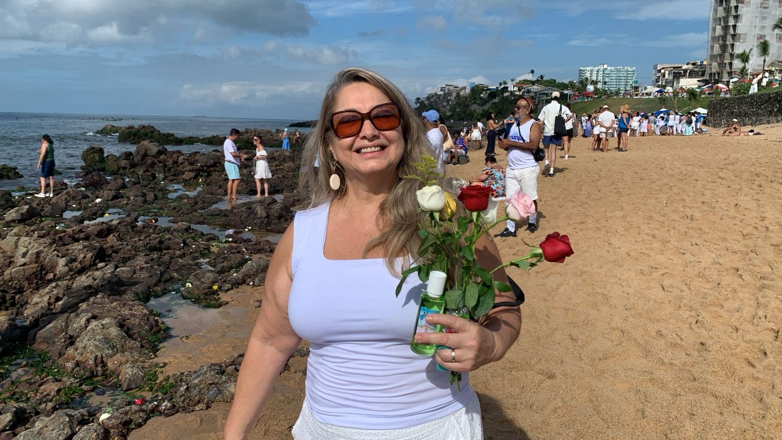 Festa de Iemanjá em Salvador une fé e respeito ao meio ambiente