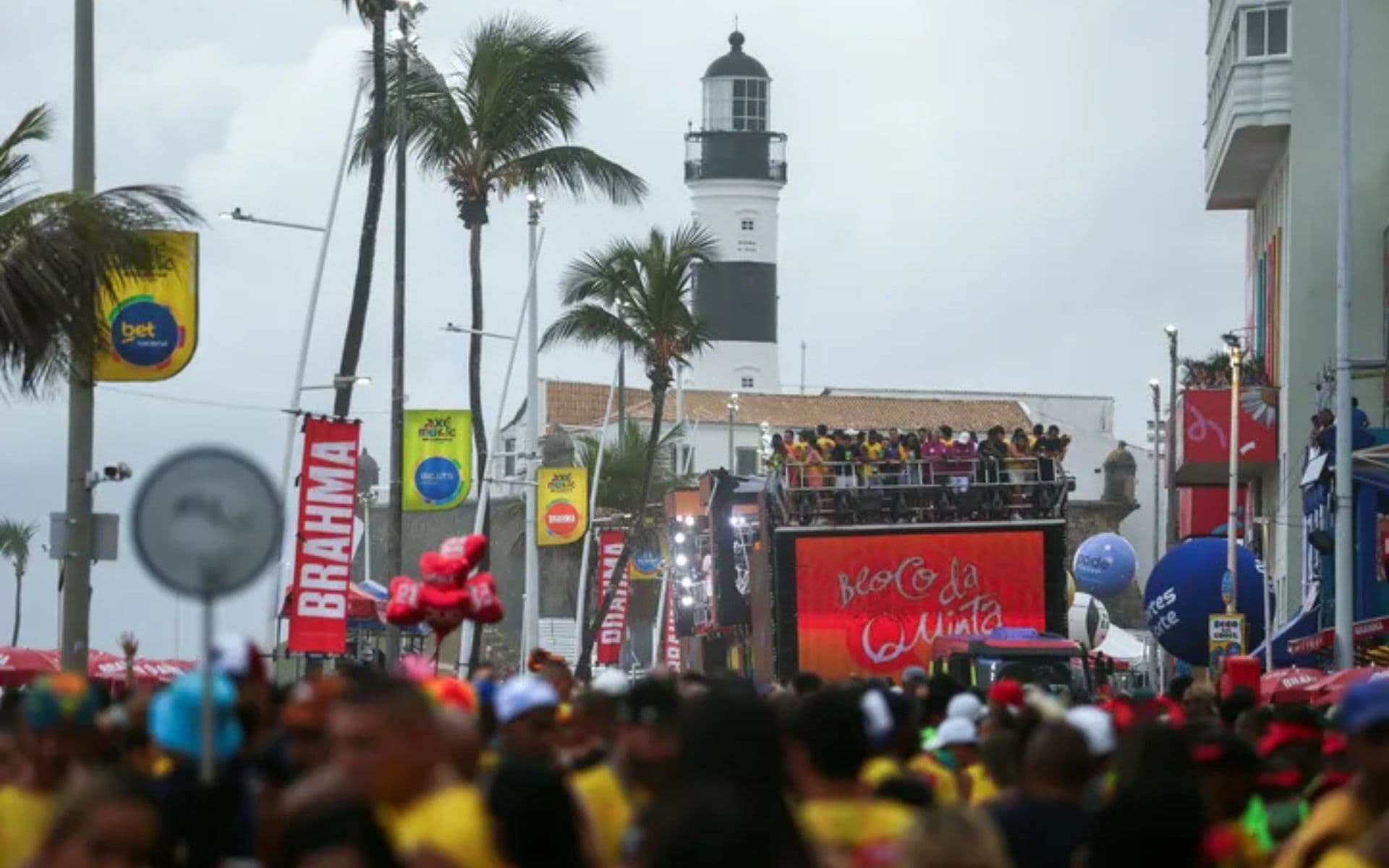 Salvador lidera buscas para o Carnaval e consagra-se rainha da folia