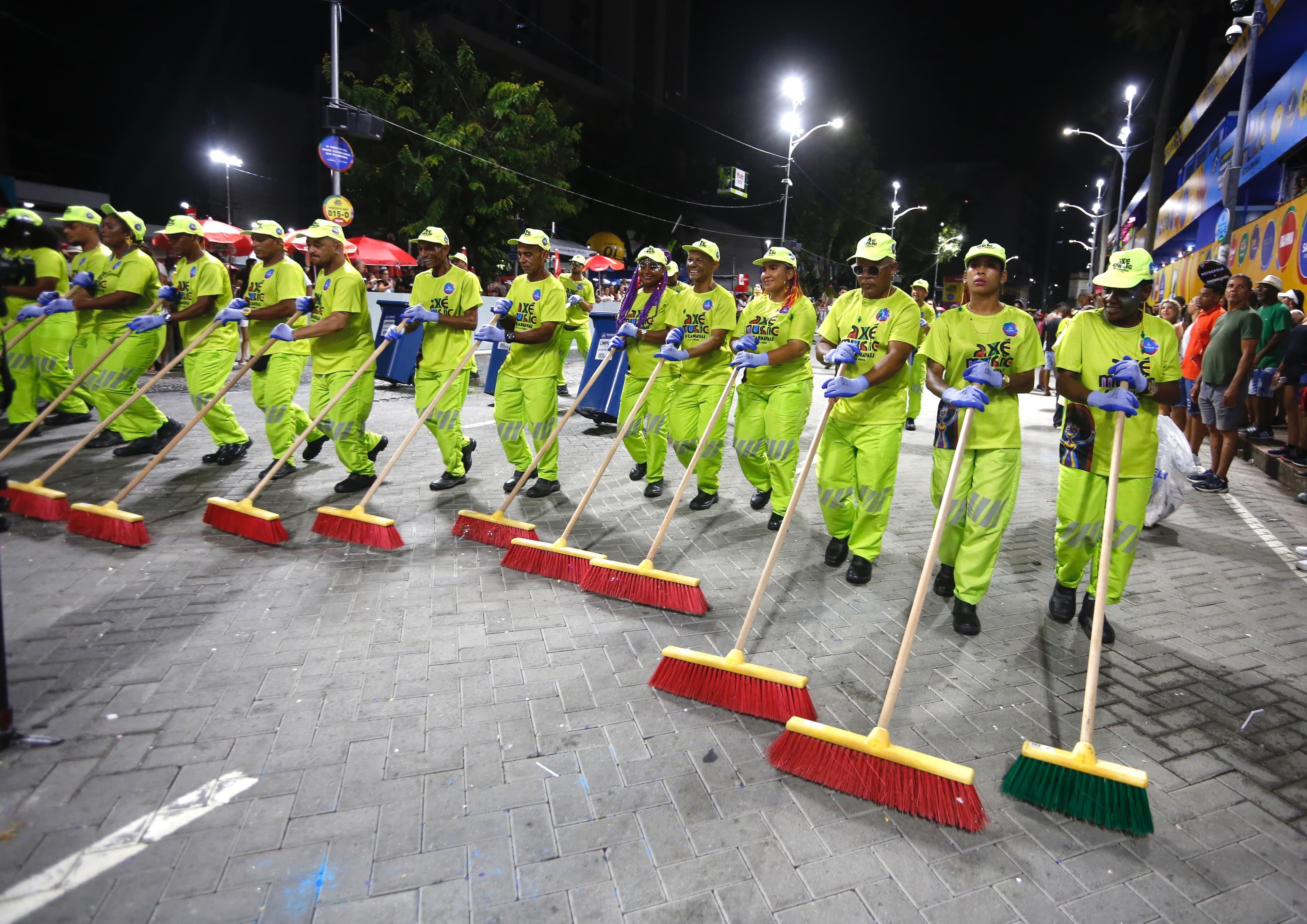 Carnaval não é feriado nacional, entenda seus direitos e deveres