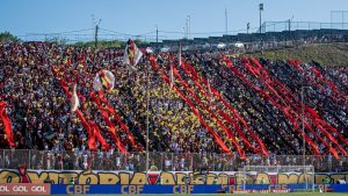 Vitória divulga preços de ingressos para duelo com Flamengo