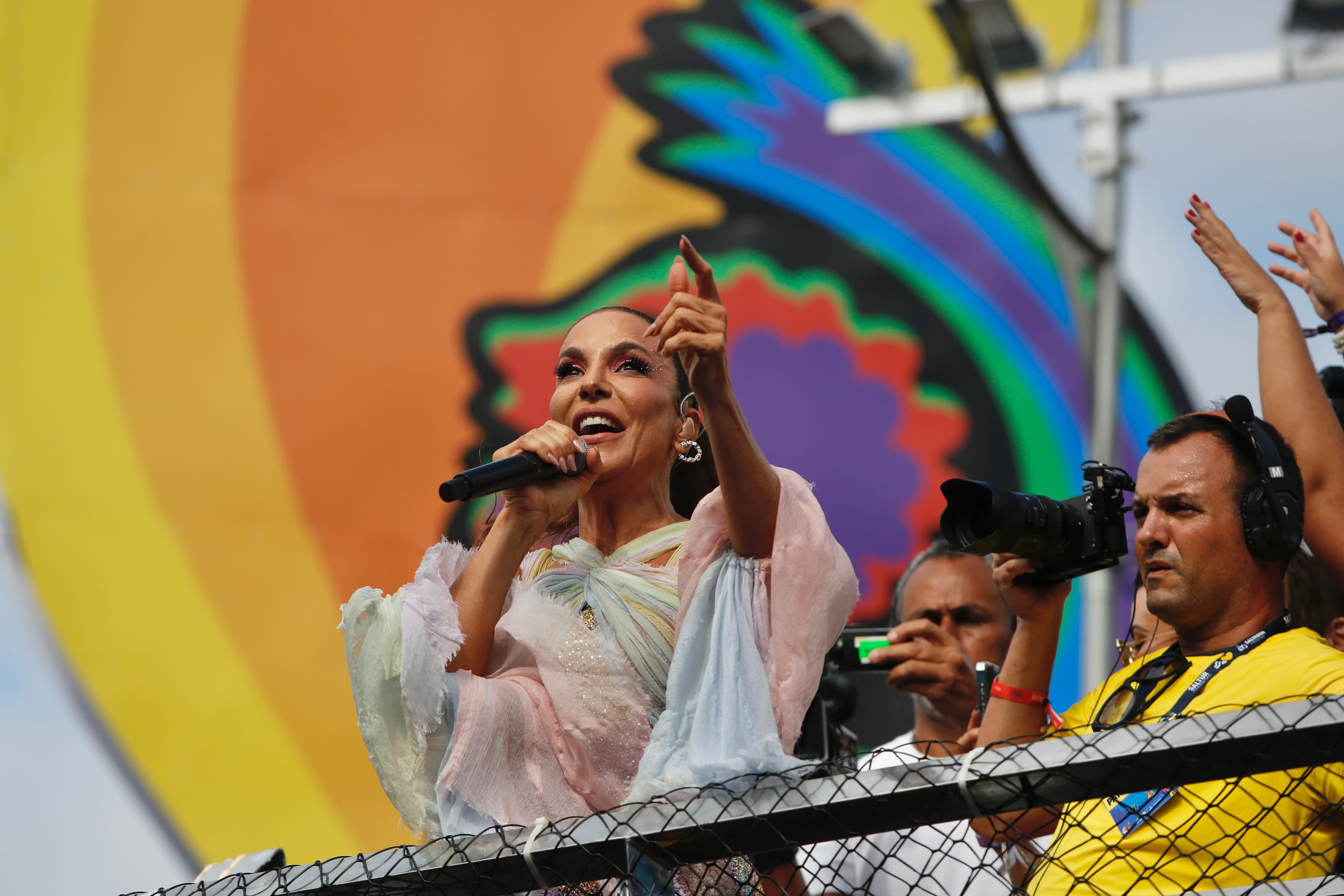 Ivete Sangalo leva pipoca para o Campo Grande no Carnaval de Salvador
