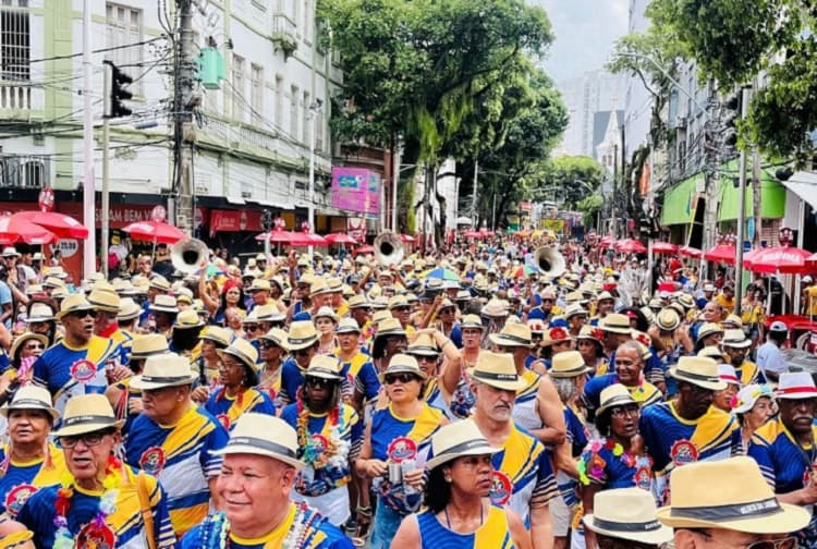 Bloco da Saudade festeja 40 anos com a maior orquestra de chão da Bahia