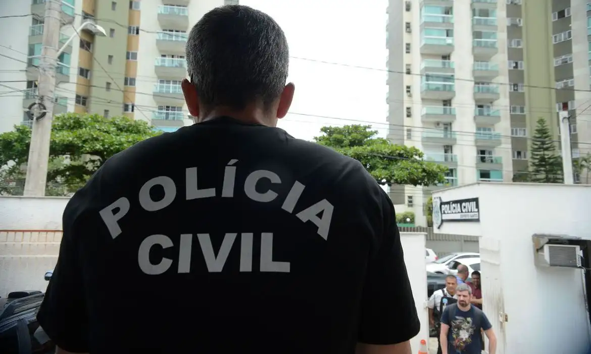 Babá é presa na Bahia por suspeita de estupro e agressão a criança