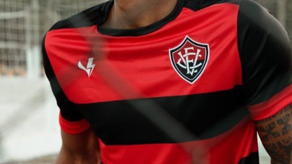 Vitória Retoma Negociação por Atacante Derik Lacerda em Troca com Cuiabá