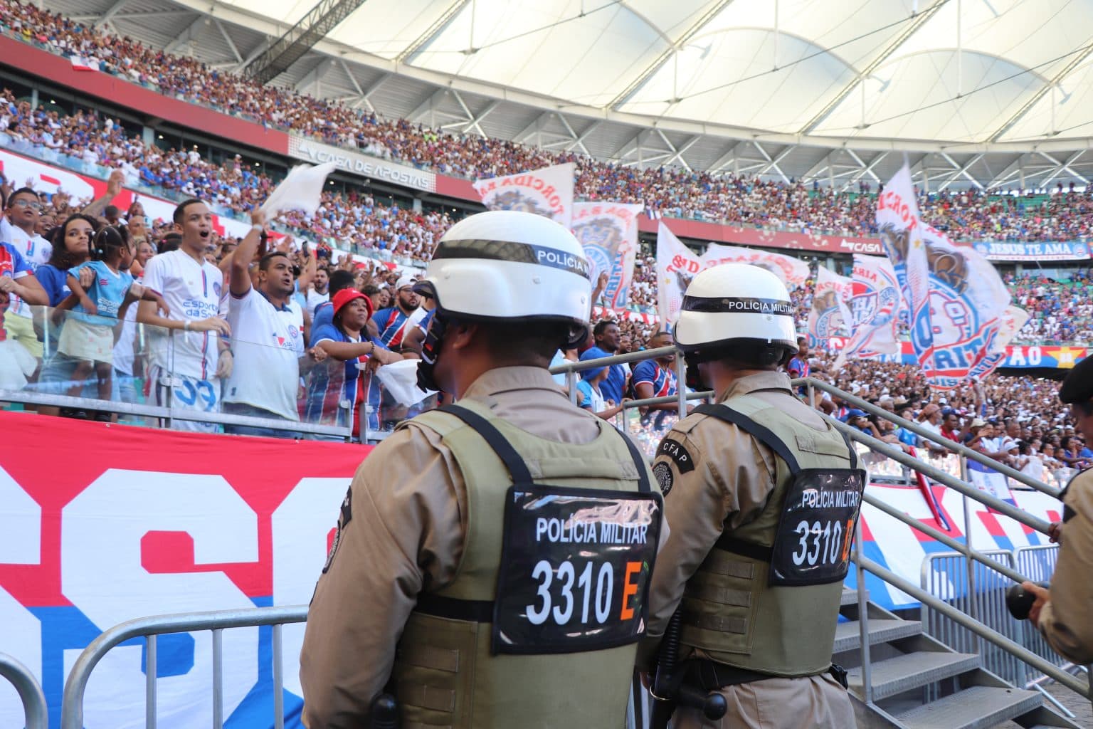 PM reage a assalto e atira em suspeito após jogo do Bahia em Salvador