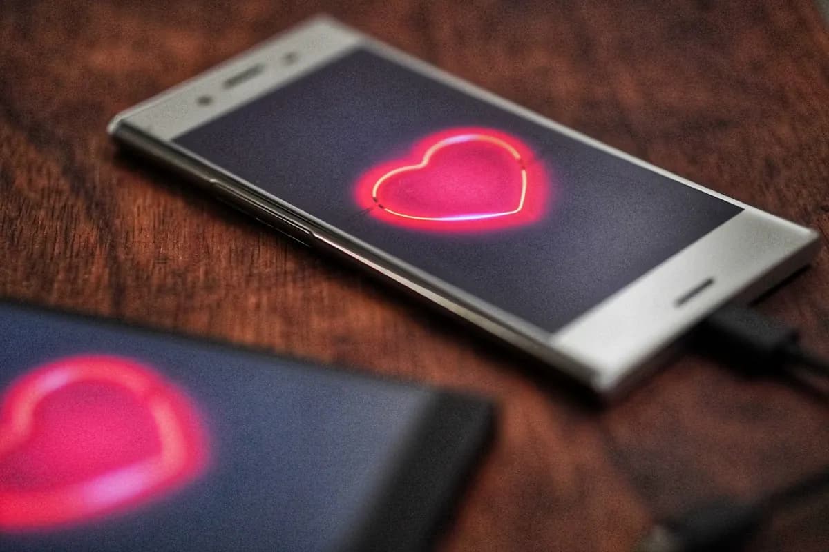 Aplicativo de namoro falso rouba dados de celulares Android