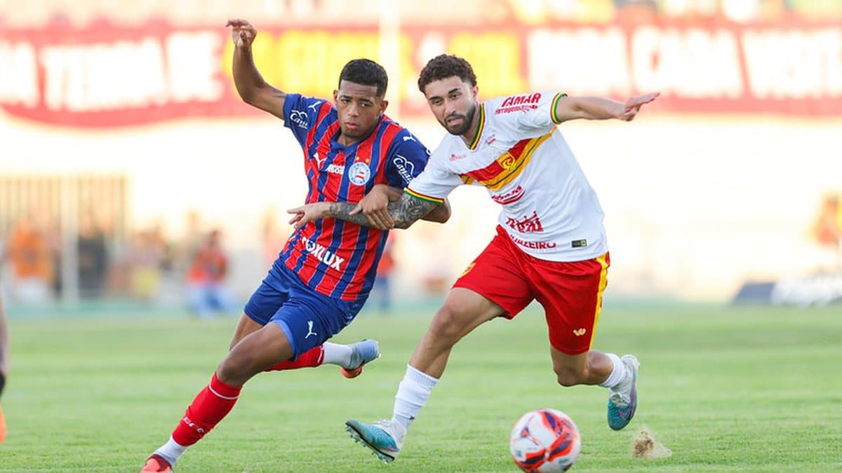 Bahia empata com Juazeirense, e Everaldo marca em reestreia pelo Baianão