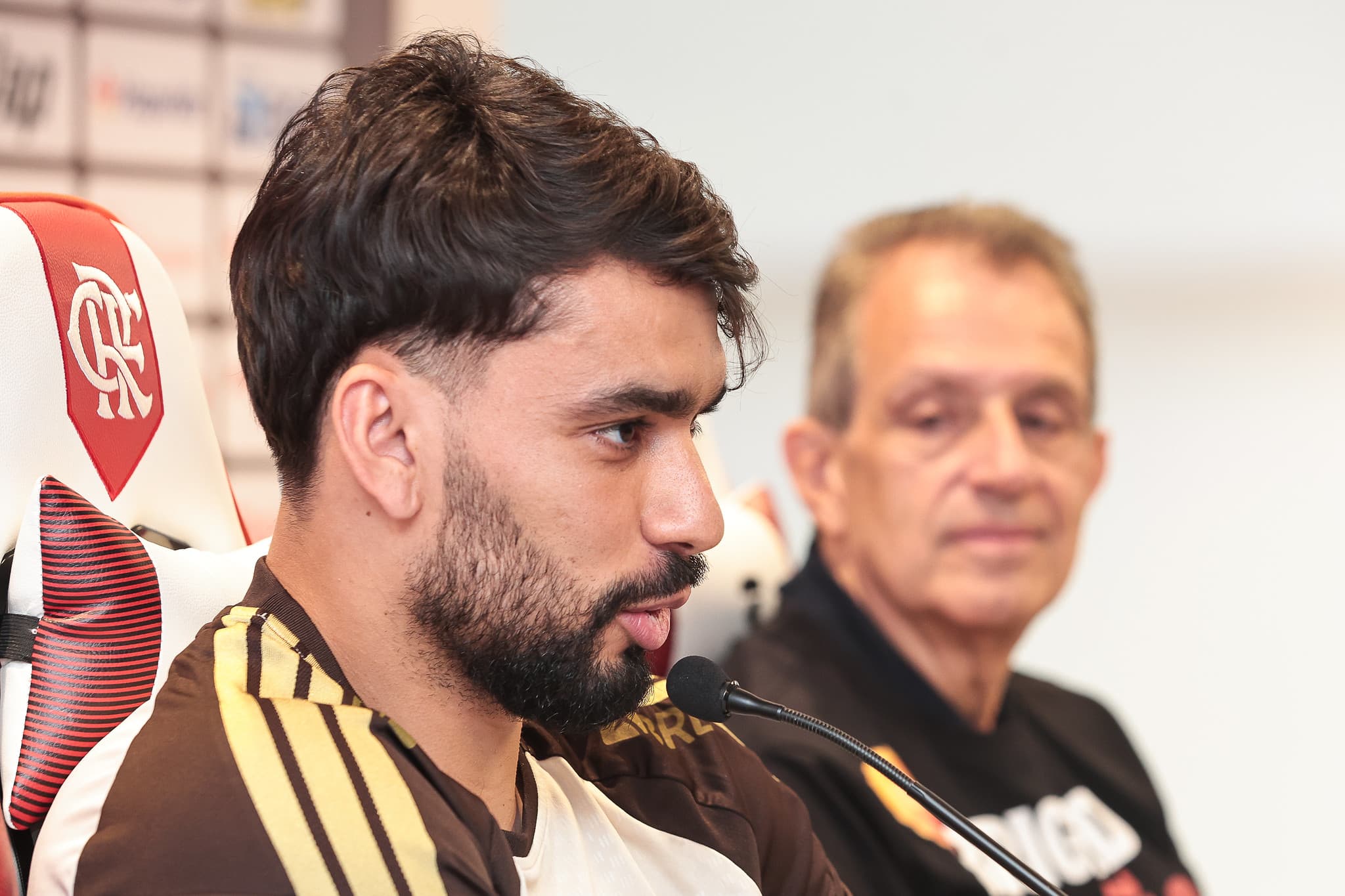 Paquetá custa seis vezes mais que orçamento total do Vitória para 2026