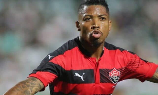 Malhadinho elogia Marinho: 'Era injusto não voltar ao Vitória'
