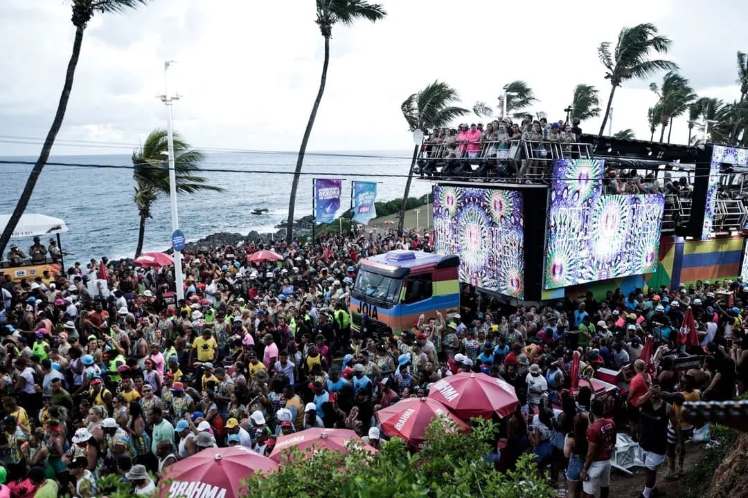 Bell Marques abre Carnaval em Salvador e foliões prometem folia memorável