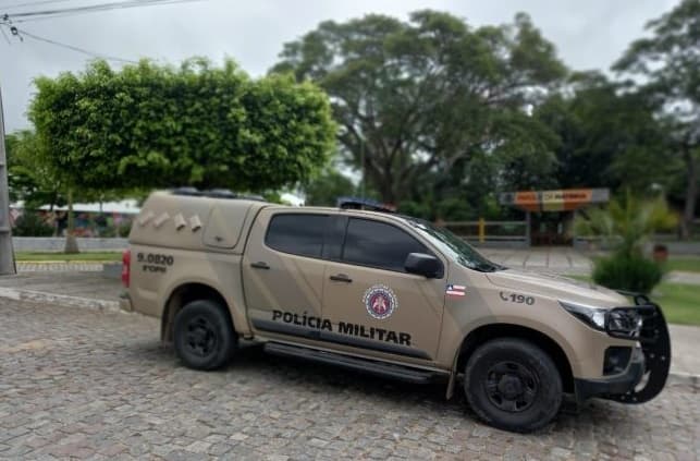 Mãe é presa após filhos de 2 e 8 anos irem sozinhos para escola