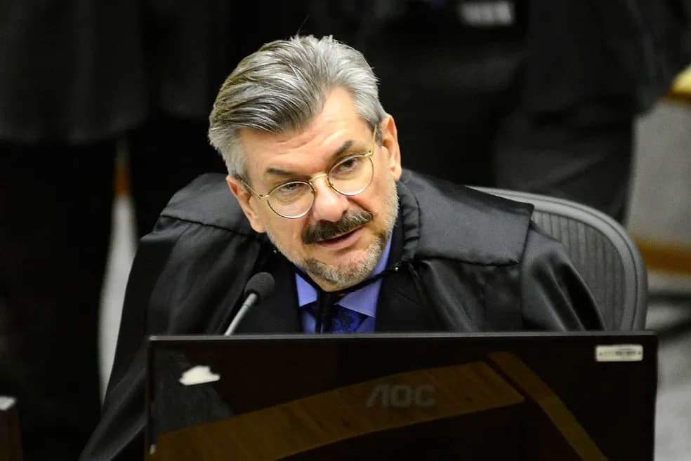 Ministro Marco Buzzi é afastado após nova denúncia de assédio no STJ