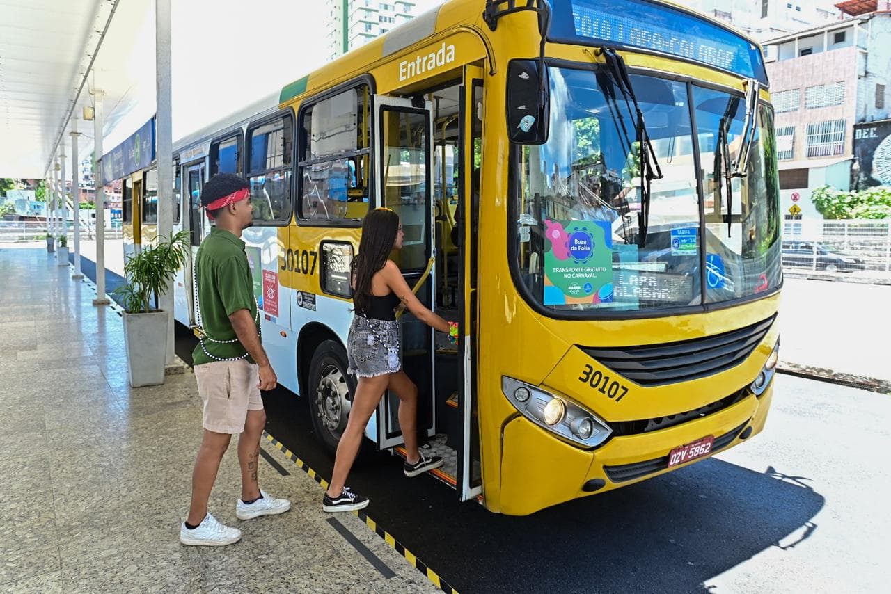 Mais de 173 Mil Pessoas Escolhem Transporte Público no 1º Dia de Carnaval em Salvador