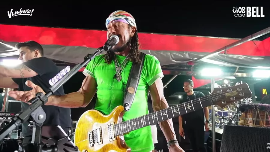 Bell Marques surpreende ambulante e dá R$ 2 mil no Carnaval de Salvador