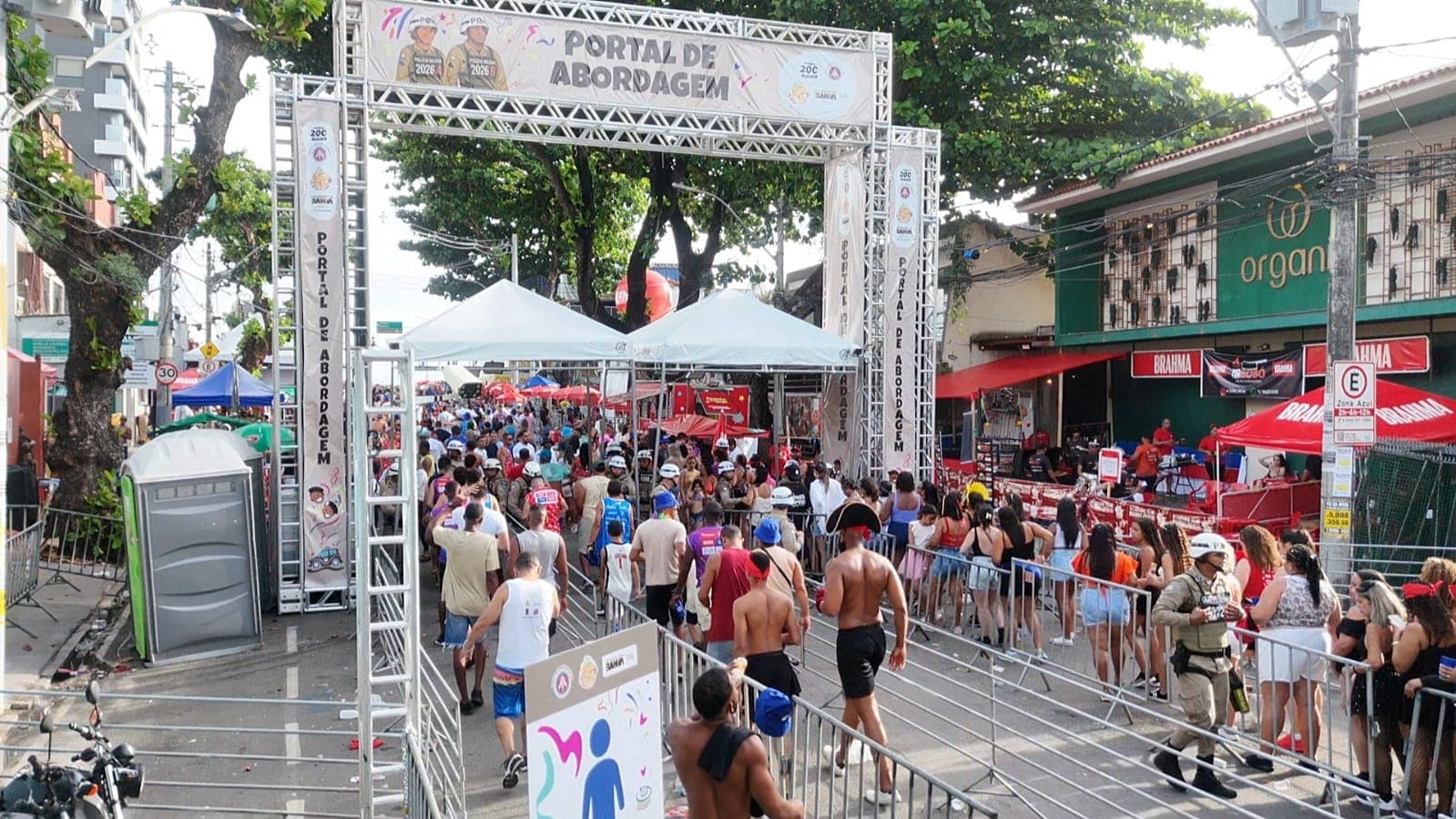 Homem é preso ao tentar entrar com arma no Carnaval de Salvador