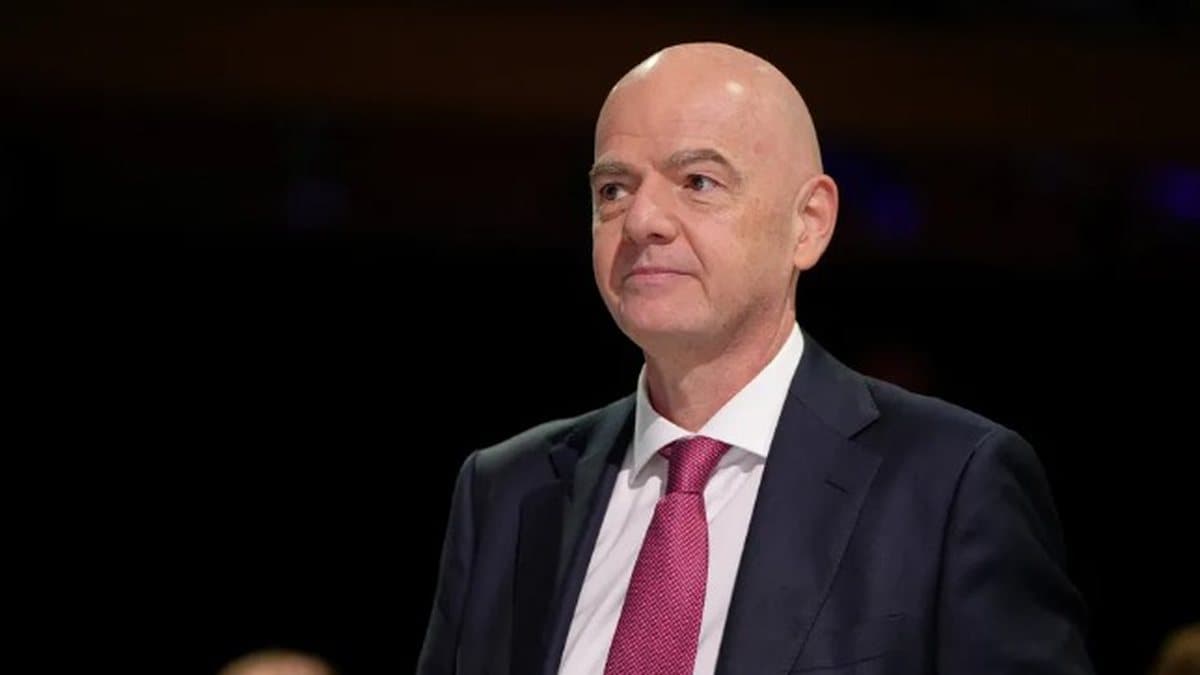 Presidente da Fifa fica chocado com denúncia de racismo contra Vini Jr