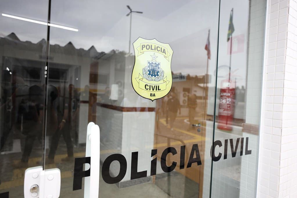 Tragédia: Menino de 2 anos morre afogado em piscina de casa em Feira de Santana