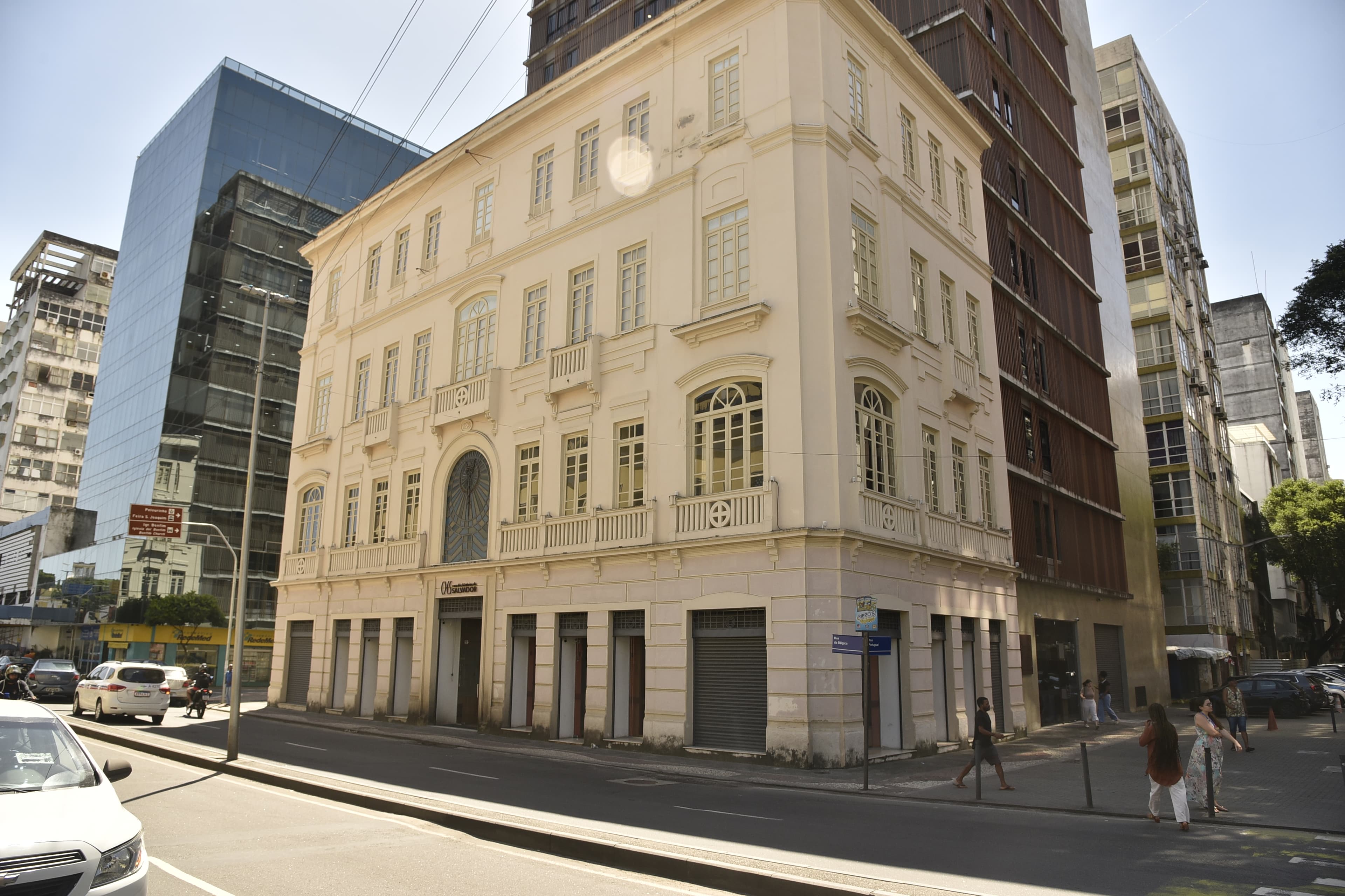 Salvador assume posse de 36 imóveis abandonados no Comércio