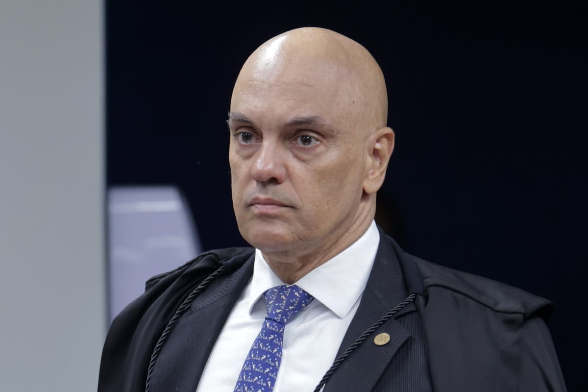 Polícia Federal não encontra crime em trocas de mensagens de Moraes
