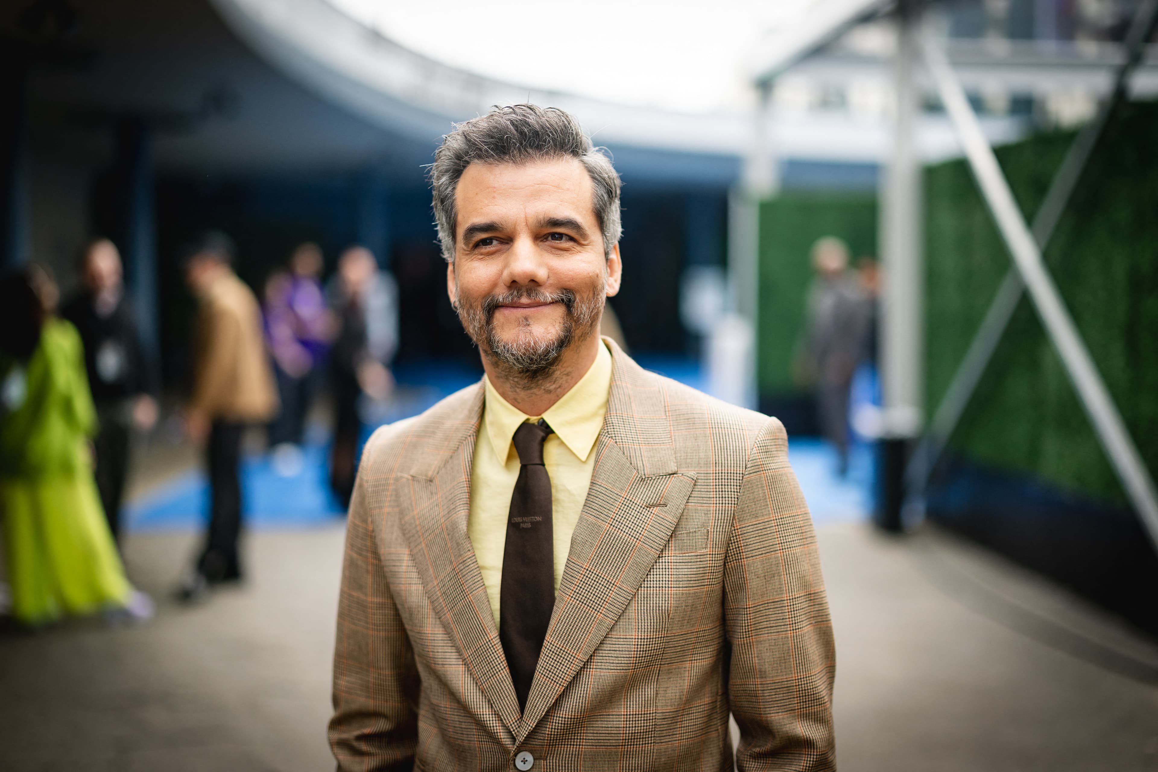 Wagner Moura: Paixão pelo Vitória Supera Seleção Brasileira em Entrevista de Hollywood